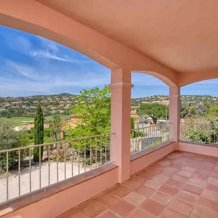 Vila Maison De Face Au Golf De St-maxime *