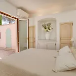 Maison De Face Au Golf De St-maxime *