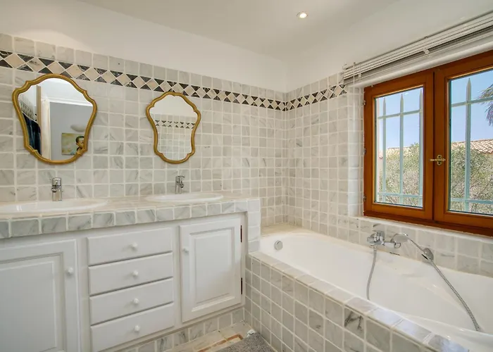 Maison De Face Au Golf De St-maxime Villa