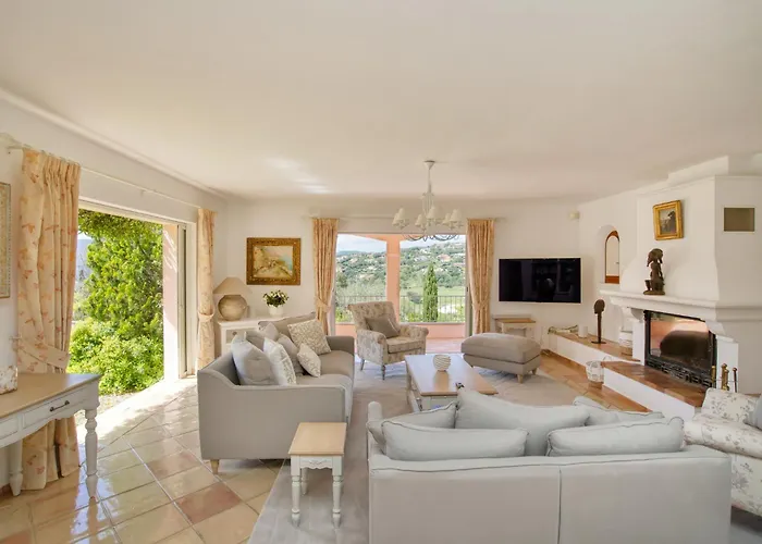 Villa Maison De Face Au Golf De St-maxime *